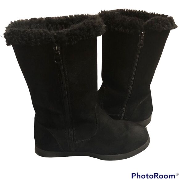 Cat & Jack Girl’s Kameryn Faux-Fur Shearling Boots. Black. Size 2 - Picture 1 of 16